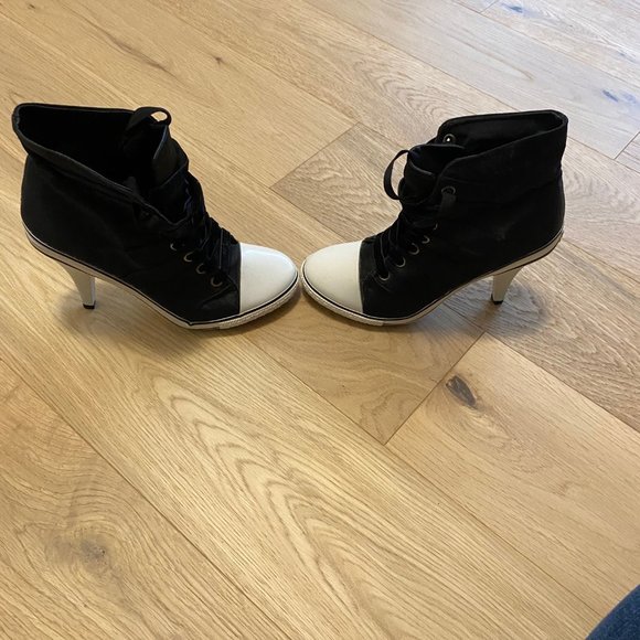 Lace up heels - Picture 2 of 6